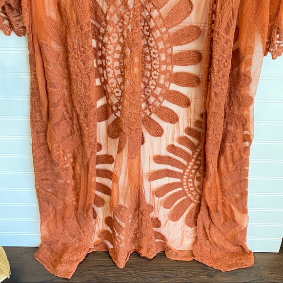 Bohemian lace embroidered kimono - Picture 5 of 9